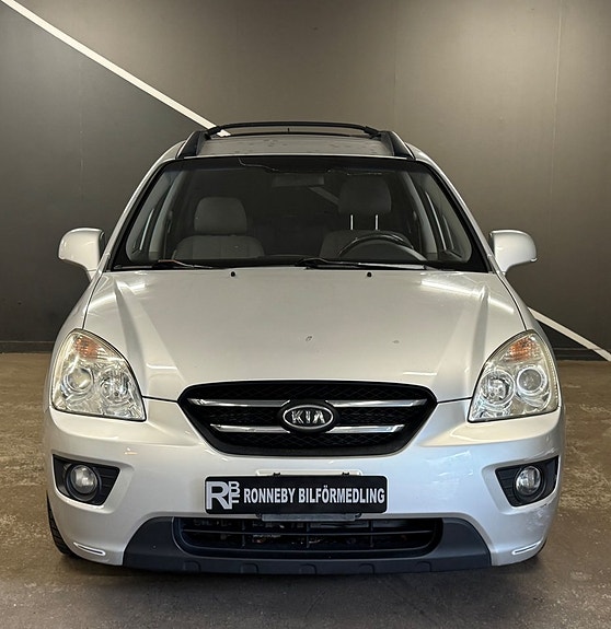 Kia Carens 2 of 5