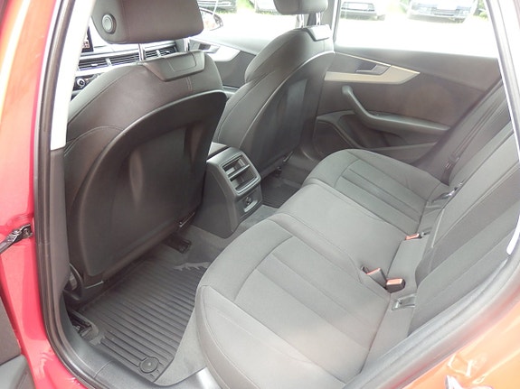 Audi A4 4 of 5
