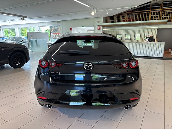 Mazda 3 3 of 5