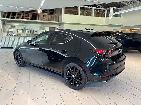 Mazda 3 4 of 5