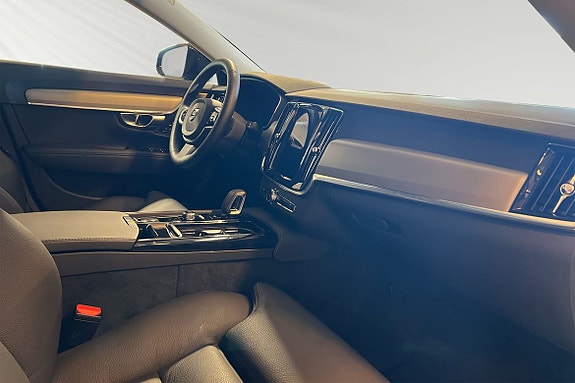 Volvo V90 10 of 25