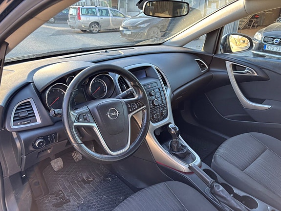 Opel Astra 10 of 19