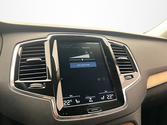 Volvo XC90 27 of 30