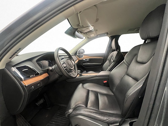 Volvo XC90 23 of 30