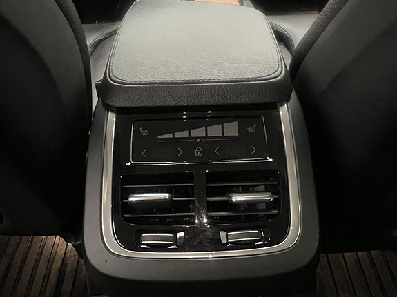 Volvo XC90 21 of 30