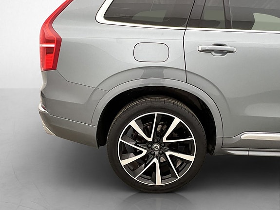 Volvo XC90 12 of 30