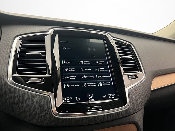 Volvo XC90 30 of 30