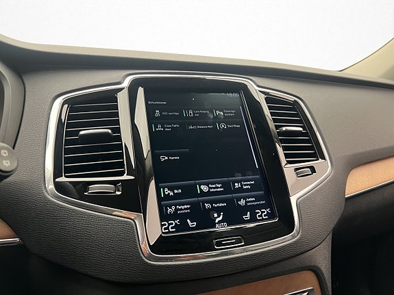 Volvo XC90 28 of 30