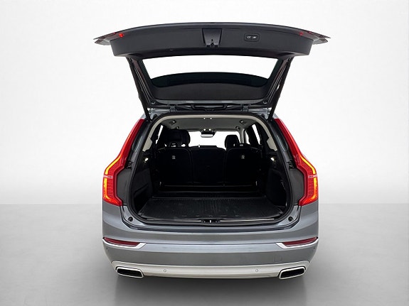 Volvo XC90 17 of 30