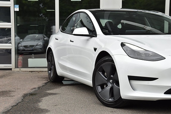 Tesla Model 3 5 of 5