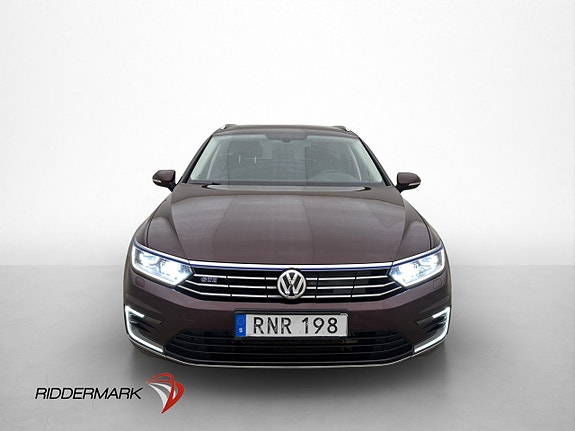 Volkswagen Passat 2 of 5