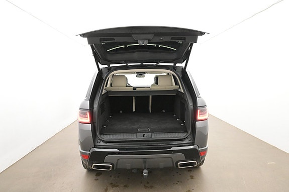 Land Rover Range Rover Sport 22 of 27