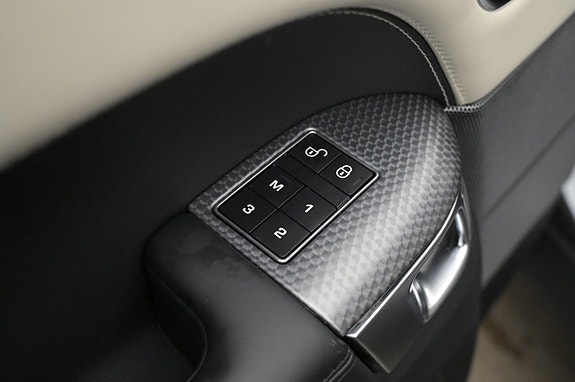 Land Rover Range Rover Sport 11 of 27