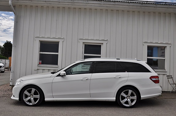 Mercedes-Benz E200 3 of 5