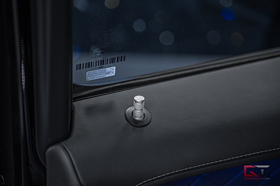 Mercedes-Benz G63 15 of 27