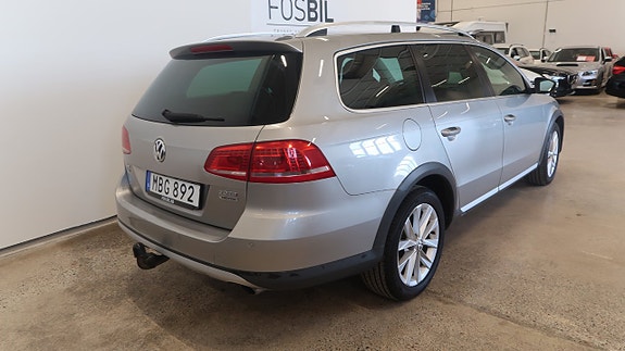 Volkswagen Passat Alltrack 4 of 5