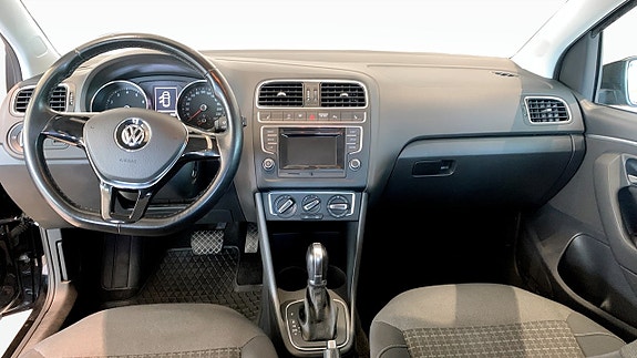 Volkswagen Polo 10 of 13