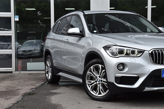BMW X1 4 of 5