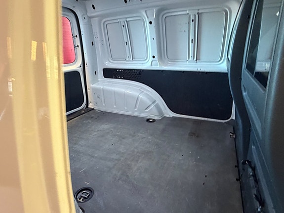 Volkswagen Caddy 13 of 14