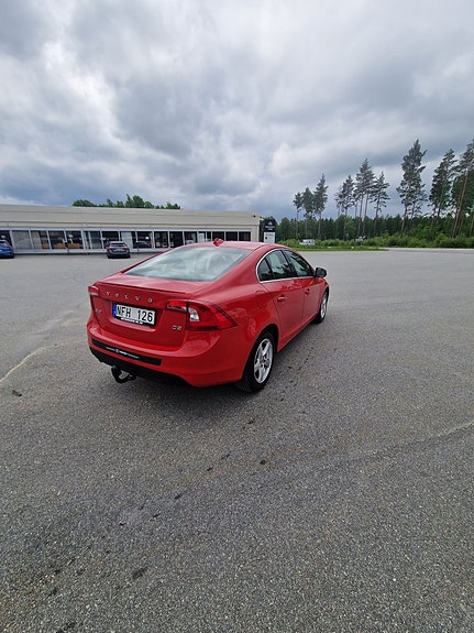 Volvo S60 3 of 5