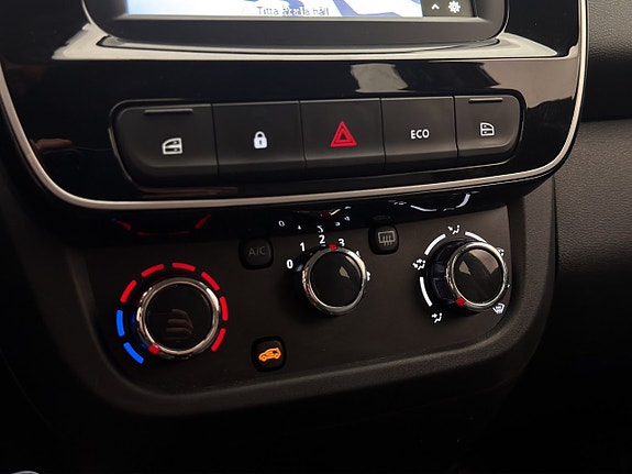 Dacia Spring 15 of 29