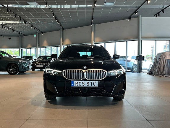 BMW 320d 2 of 5