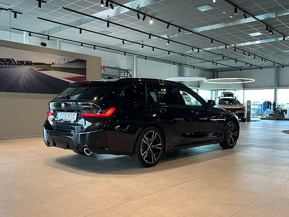 BMW 320d 4 of 5