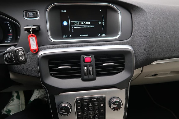 Volvo V40 9 of 11