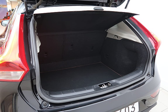 Volvo V40 11 of 11