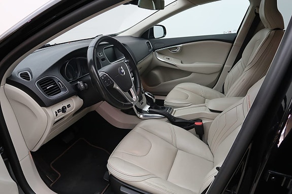 Volvo V40 4 of 11