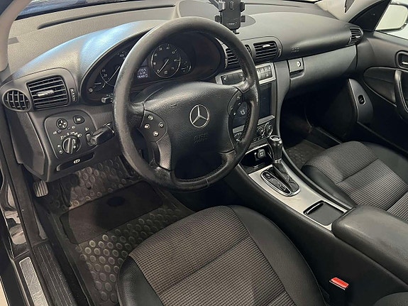 Mercedes-Benz C180 15 of 22