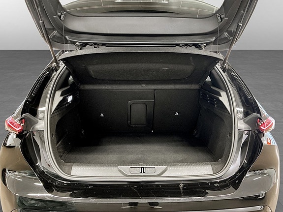 Peugeot e-308 15 of 15