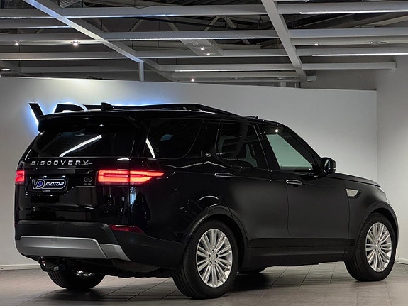 Land Rover Discovery 4 of 5