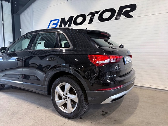 Audi Q3 6 of 15