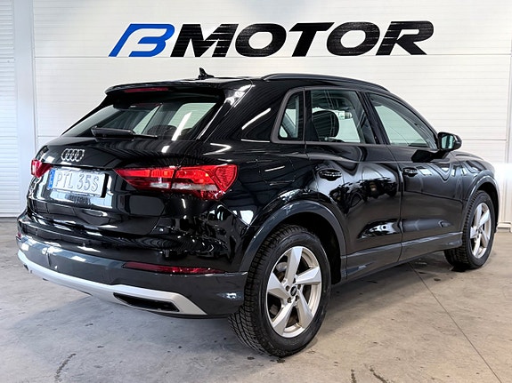 Audi Q3 7 of 15