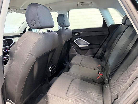 Audi Q3 11 of 15