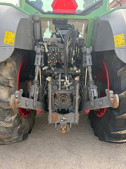 Fendt 828 Vario Profi Plus 3 of 11