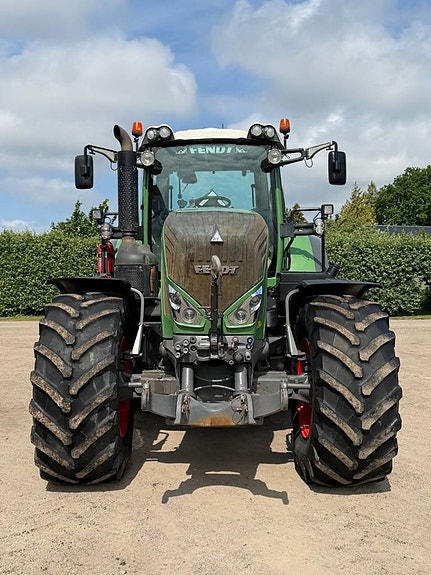 Fendt 828 Vario Profi Plus 2 of 11
