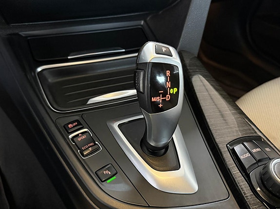 BMW 320d 13 of 26