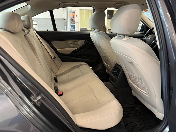BMW 320d 25 of 26