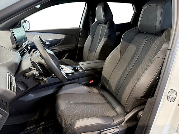 Peugeot 3008 4 of 5