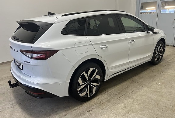 Skoda Enyaq 3 of 5