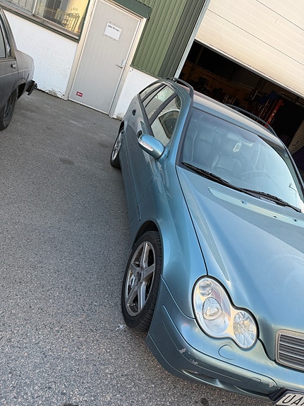 Mercedes-Benz C180 5 of 5