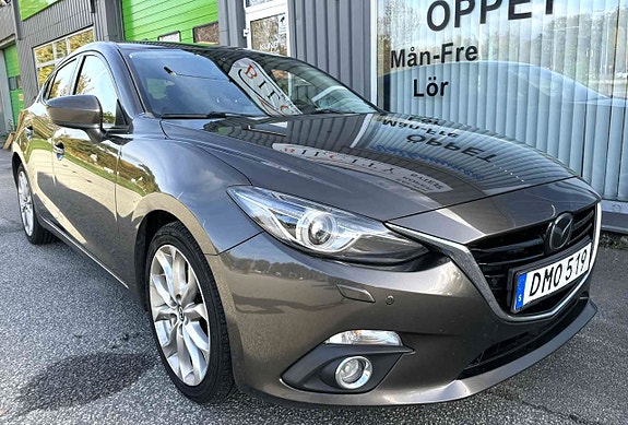 Mazda 3 3 of 5