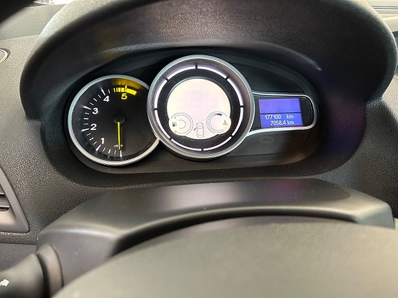 Renault Megane 9 of 11