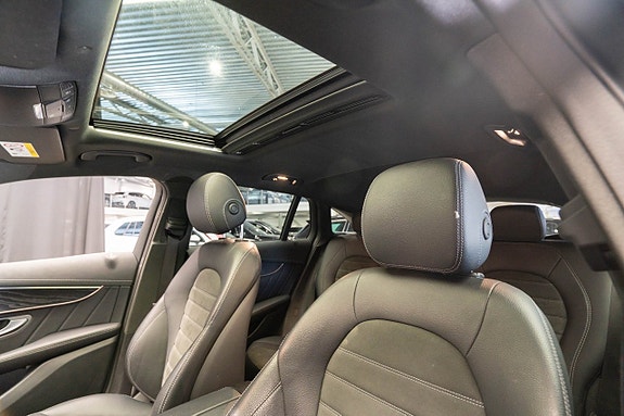 Mercedes-Benz EQC400 12 of 25