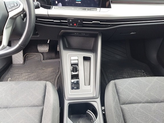 Volkswagen Golf VIII 11 of 23