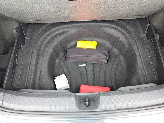Volkswagen Golf VIII 18 of 23