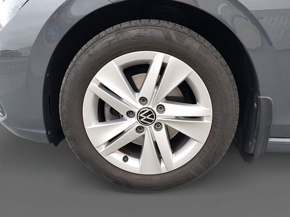 Volkswagen Golf VIII 14 of 23