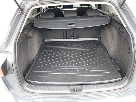 Volkswagen Golf VIII 17 of 23